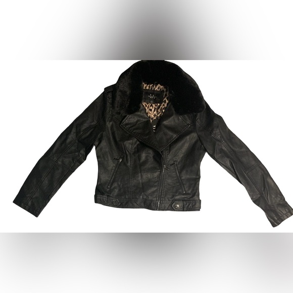 NWT_ Women's Leather Jacket __NWT - Picture 14 of 15